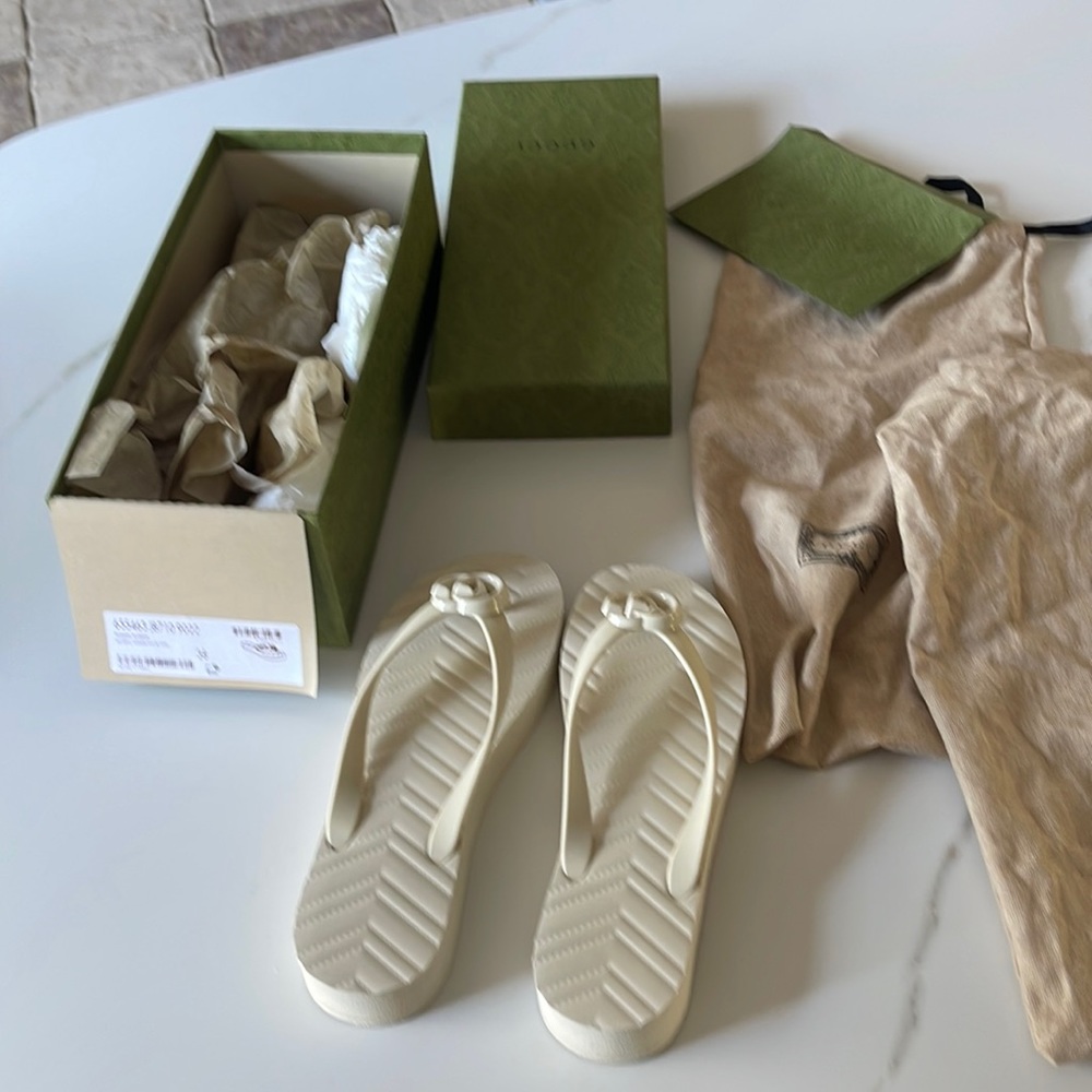 Gucci thongs sandals